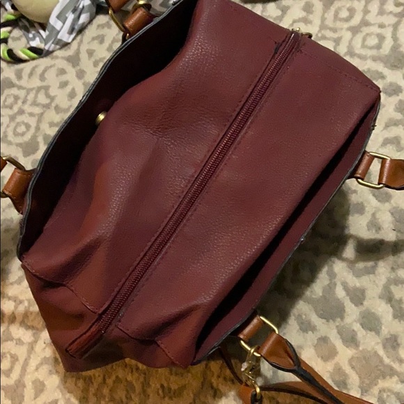 Dark red crossbody purse - Picture 2 of 4